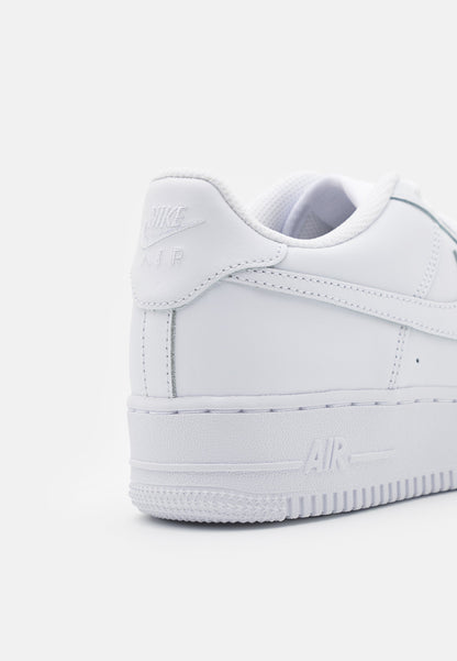 NIKE Air Force 1 White